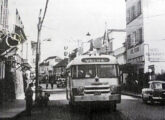 Um dos novos Carbrasa de Blumenau circulando pela rua XV de Novembro, a principal via da cidade (fonte: Ivonaldo Holanda de Almeida / nsctotal).