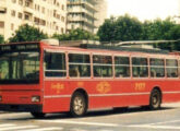 Um dos trólebus Ciferal da CMTC em padrão de pintura posterior (foto: Luiz Otávio Anchieta / classicalbuses).