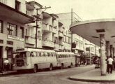 Dois Cirb da Viação Mauá, de São Gonçalo (RJ), fotografados no extinto terminal da Praça do Rink, em Niterói (fonte: portal classicalbuses). 