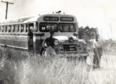 Ônibus em chassi Dodge 1954-55 norte-americano operado pela Empresa de Transportes Vitória, de Canoas (RS) (fonte: Ivonaldo Holanda de Almeida / Clube do Ônibus Monteiro).