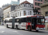 O mesmo trólebus, com outra pintura, fotografado em 2009 quando circulava pela praça João Mendes, no centro de São Paulo (SP) (foto: Thiago Silva; foto: Ivonaldo Holanda de Almeida). 