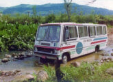 Um Marcopolo Júnior do Expresso São Marcos, nos anos 70 fazendo a ligação entre Caxias do Sul e o litoral Norte gaúcho (fonte: Ivonaldo Holanda de Almeida / especiais-pio.clicrbs).