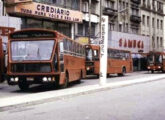 Quatro ônibus Marcopolo atuando no transporte integrado de Curitiba no início dos anos 80 - dois Veneza Express em chassi Cummins e dois Sanremo-Volvo.