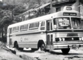 Ônibus Nicola sempre tiveram rara presença no transporte carioca; este LPO, fotografado em 1966, pertenceu à extinta Viação Auto Dinâmica (fonte: Ivonaldo Holanda de Almeida / ciadeonibus).