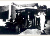 Ford 1934 com carroceria de madeira atendendo à ligação de 105 km entre Forteleza e Guaramiranga (CE) (fonte: Ivonaldo Holanda de Almeida / fortalezanobre).