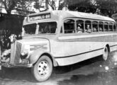 Caminhão White 1940 encarroçado pela Claussen para a operadora rodoviária Transportes Unica, de Petrópolis (RJ) (fonte: Ivonaldo Holanda de Almeida).