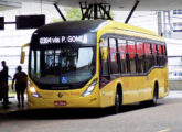 Viale BRS em chassi VW 17.280 OT com entrada baixa na frota da Gidion Transporte e Turismo, de Joinville (SC), passando por um dos terminais do sistema integrado da cidade (foto: Gabriel Giacomin de Lima / onibusbrasil).