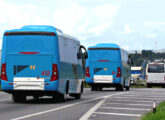 Dois Senior sobre Mercedes-Benz LO-916 adquiridos pela Util, de Petrópolis (RJ), ainda não emplacados, a caminho da garagem da empresa (foto: Flávio Oliveira / mobceara).